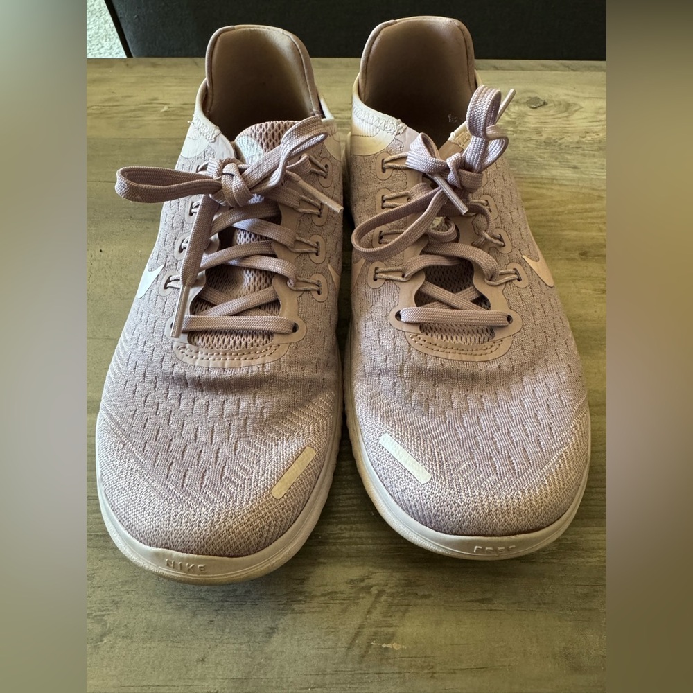 Nike Mauve Running Sneakers